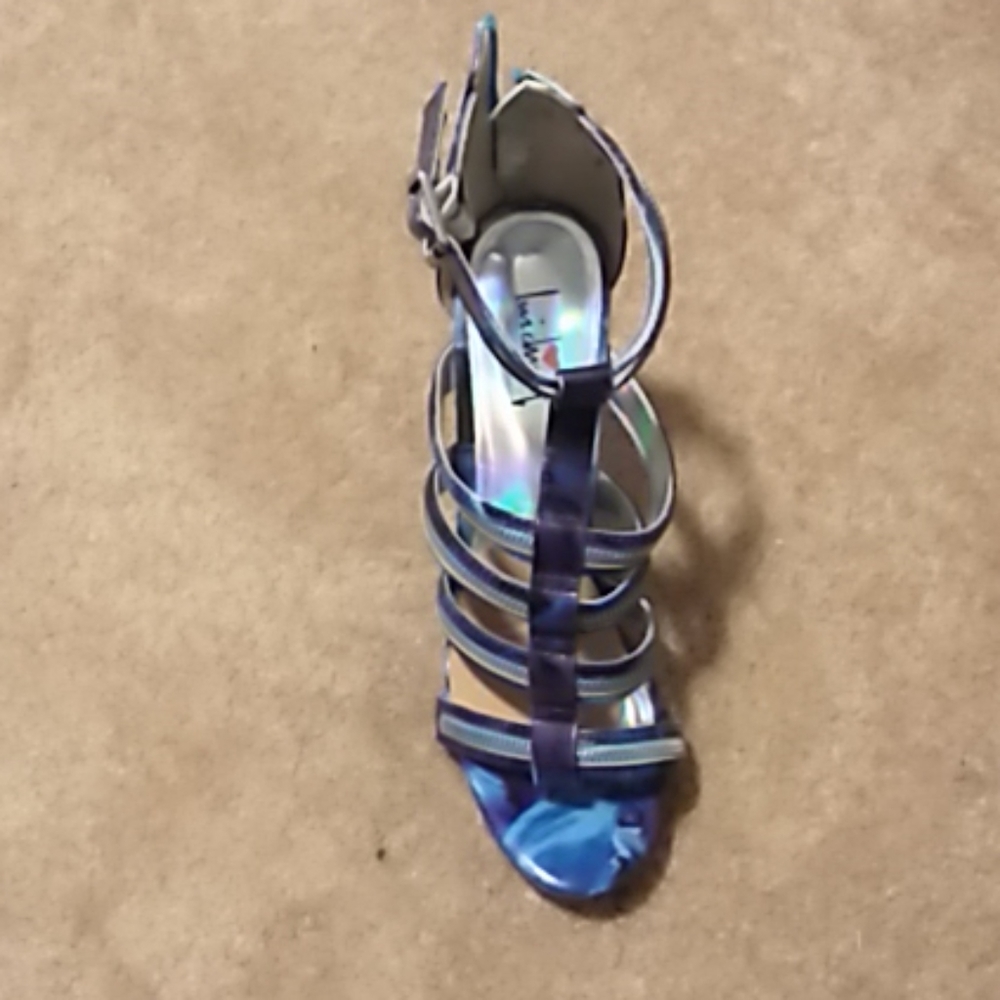 Shoe